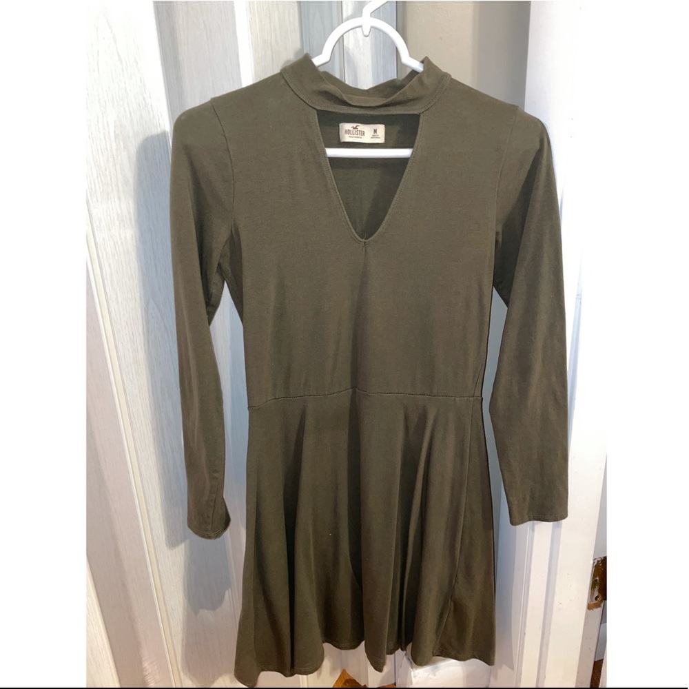 Olive green long sleeve v neck dress with choker from Hollister size medium